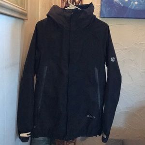 686 women’s Gore Tex snowboard jacket.